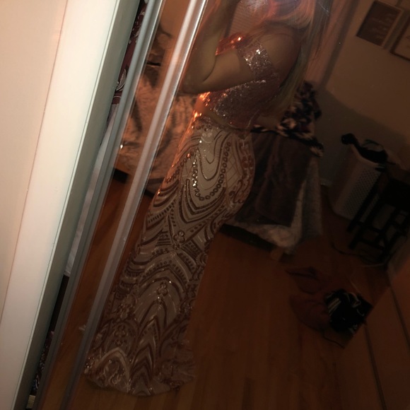 sparkly rose gold prom dress, never worn - Picture 1 of 4